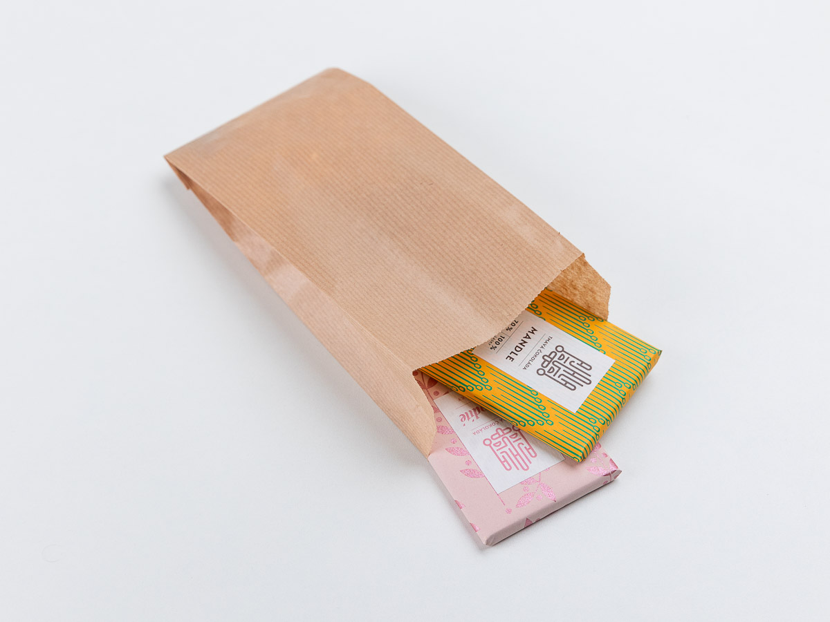 Levně 500 ks - Papierové vrecko 140x320mm s bočnými skladmi 70mm, nosnosť 2kg
