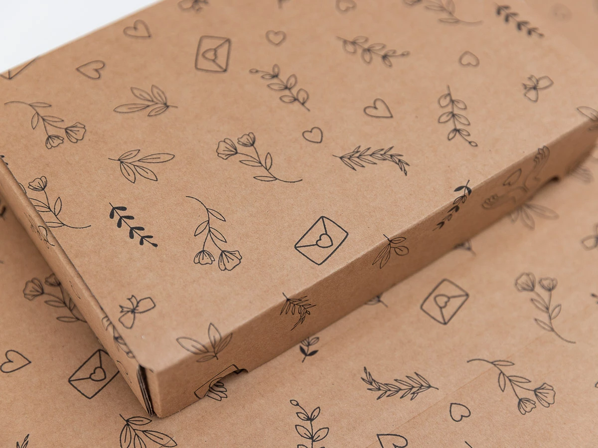 Darčeková krabica s potlačou miniatúr 220x150x42 mm - 005