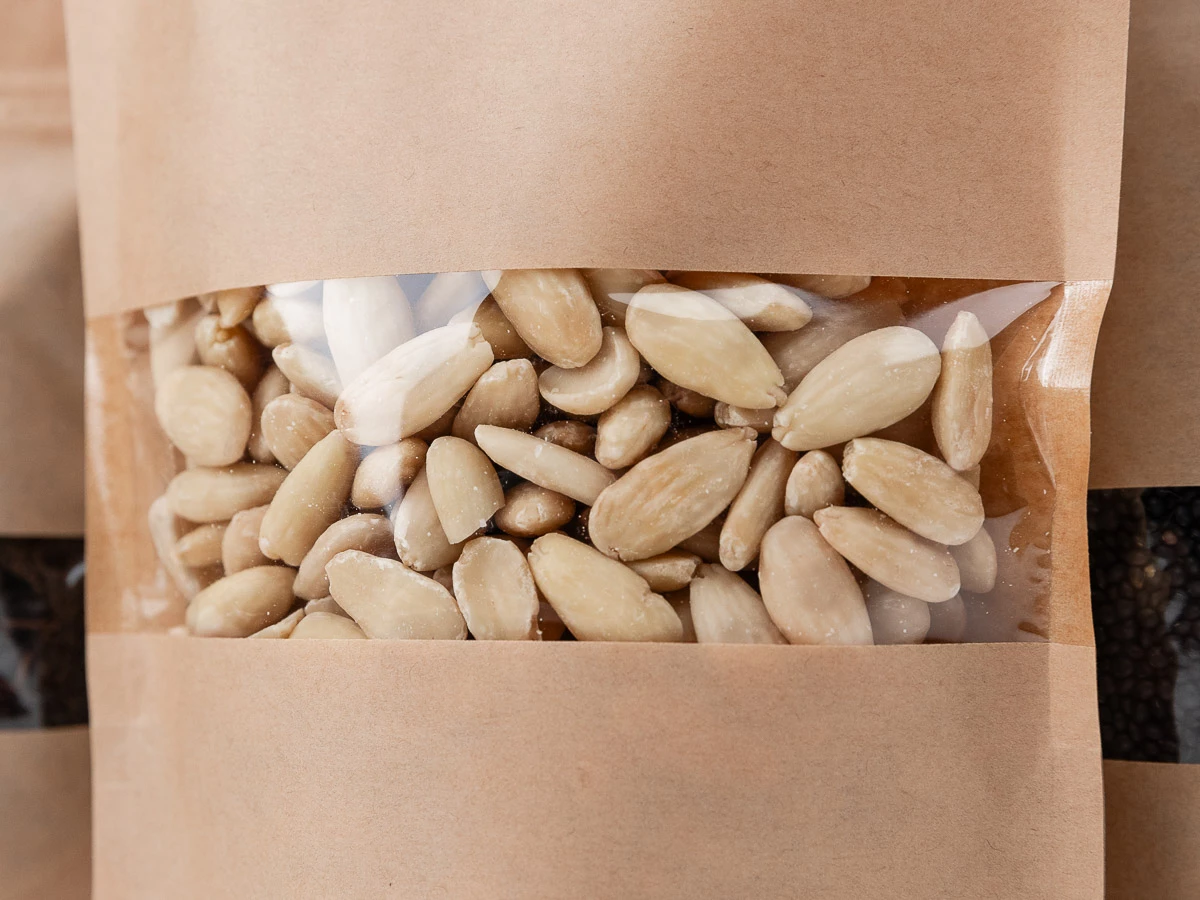 Doypack vrecko s malým okienkom 180x290 + 90 mm, 1000 ml, KRAFT/PET/CPP - 005