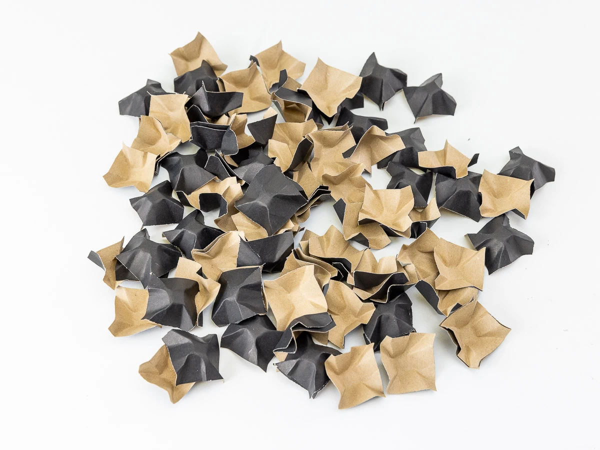 Fixačné telieska papierové, chipsy 400l čierna-hnedá - 001