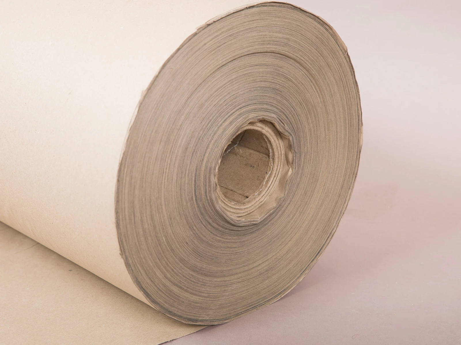 Papier baliaci v kotúči šírky 1 000 mm - 50 kg, cca 445 m - 002