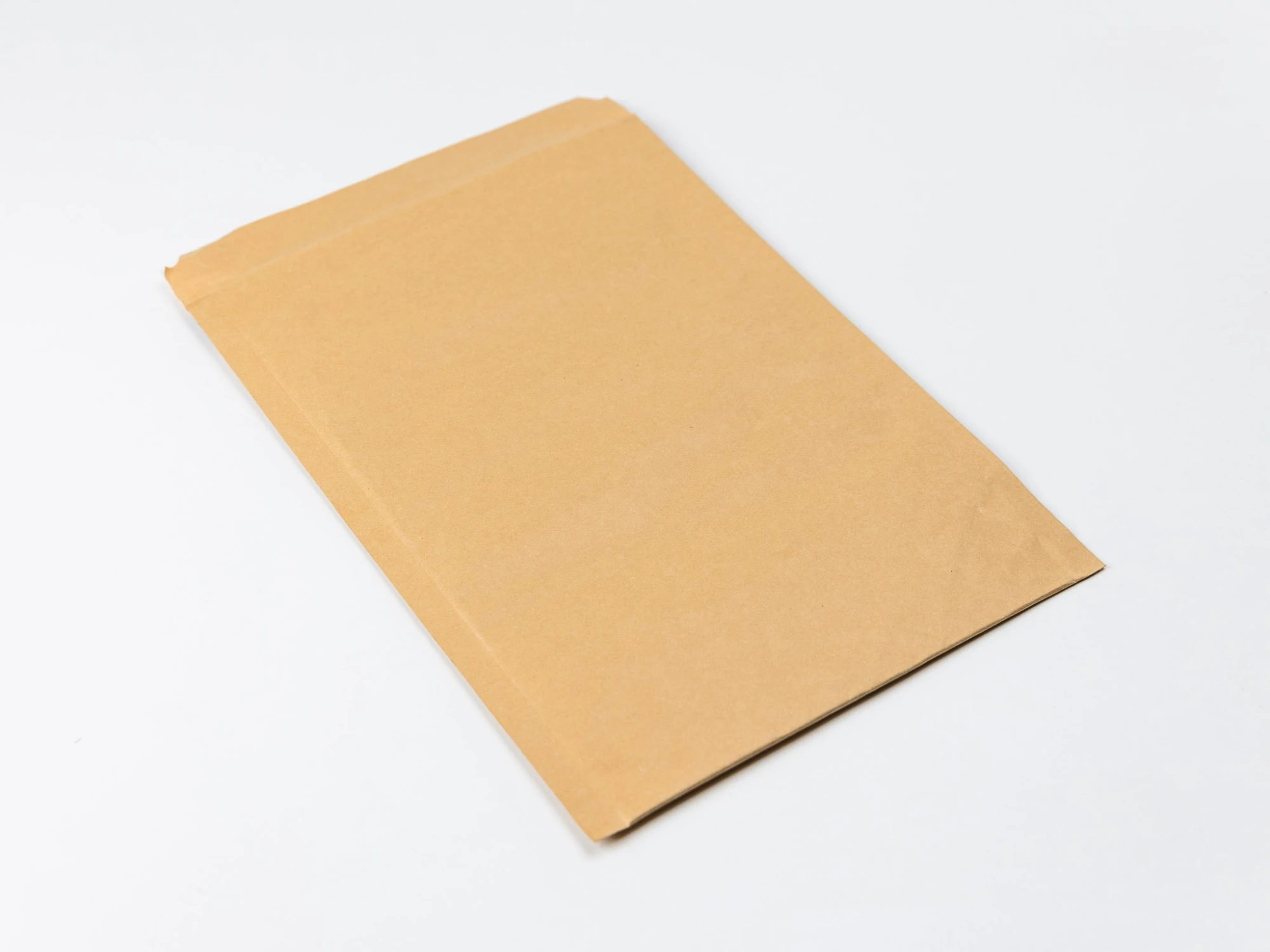 Protinárazová papierová obálka 250x340mm s výplňou, samolepiaca, hnedá - 002
