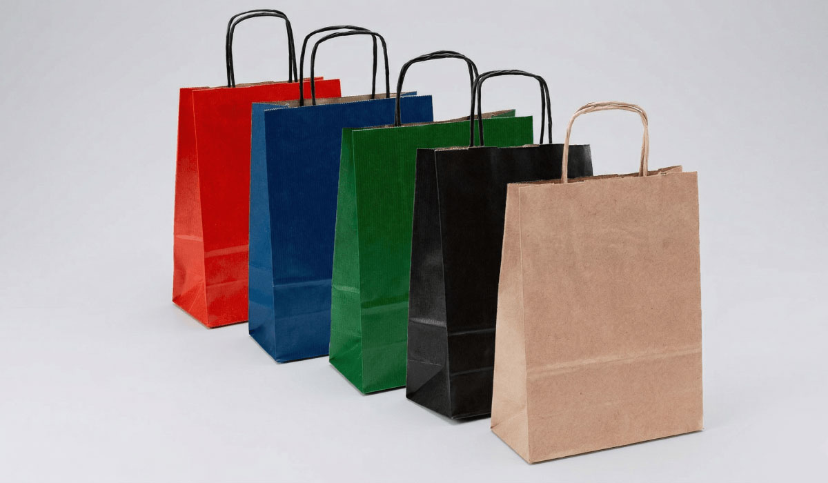 farebné papierové tašky