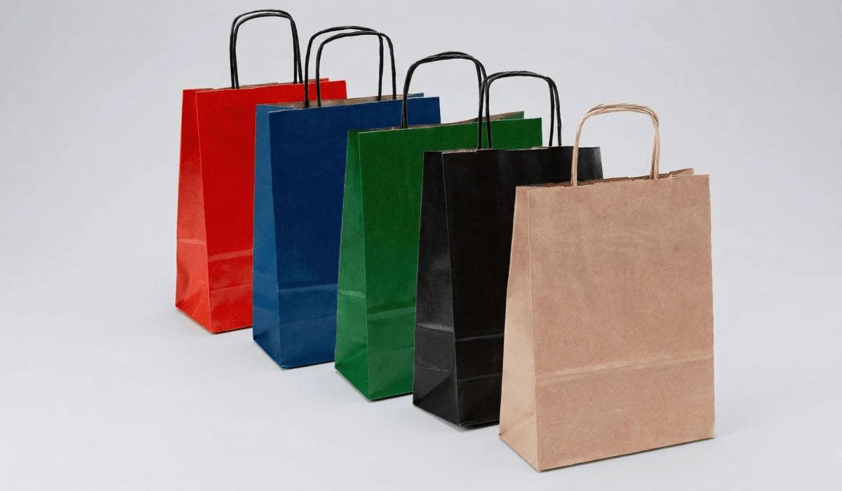 farebné papierové tašky